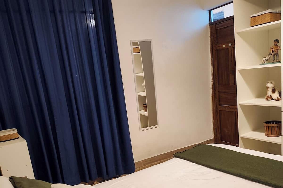 WiFi (free), bed sheets