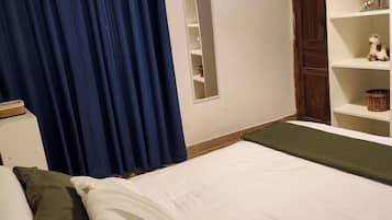 WiFi (free), bed sheets