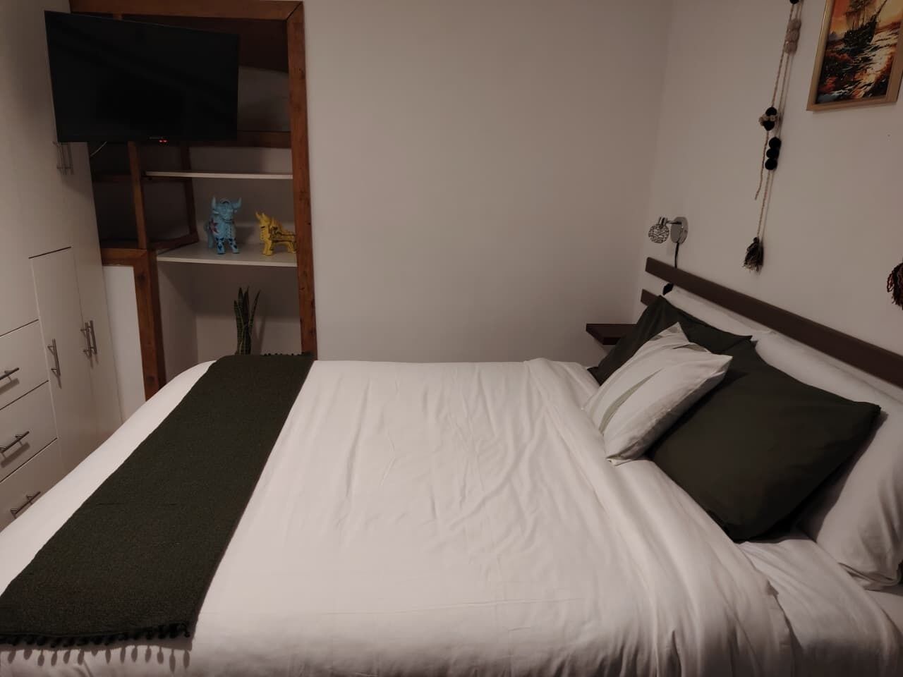 Free WiFi, bed sheets