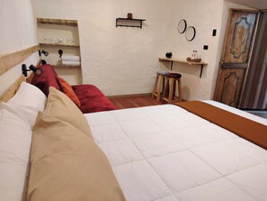 Free WiFi, bed sheets - KANTIQ House (Cusco)
