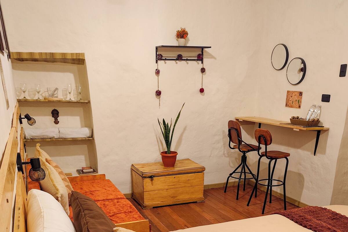 WiFi (free), bed sheets
