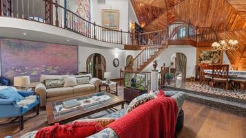 Casa básica, varanda, vista para a montanha | Área de estar