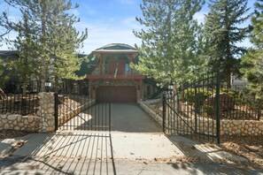 Exterior - The Dome (Big Bear City)