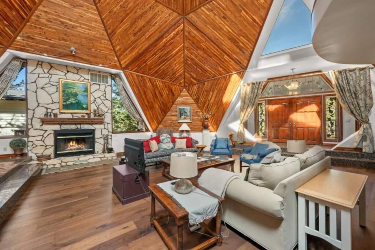 Casa básica, varanda, vista para a montanha | Área de estar