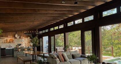 Luxury Mountain Villa in Monteverde Jarabacoa, Jacuzzi, BBQ & Stunning Views