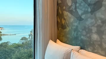 Ropa de cama de alta calidad, minibar y escritorio