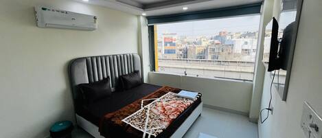 Deluxe Double Room, City View | Free WiFi