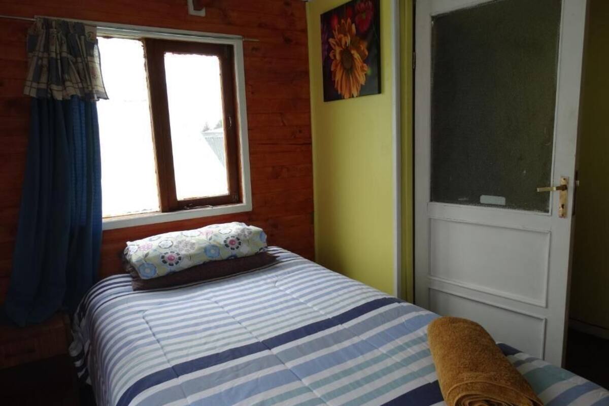 Basic-Einzelzimmer, Terrasse, Stadtblick | Schreibtisch, kostenloses WLAN