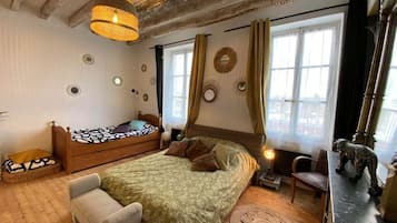 Kamar Keluarga, kamar mandi pribadi, pemandangan kota