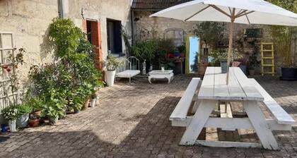 Les Petites Mirabelles