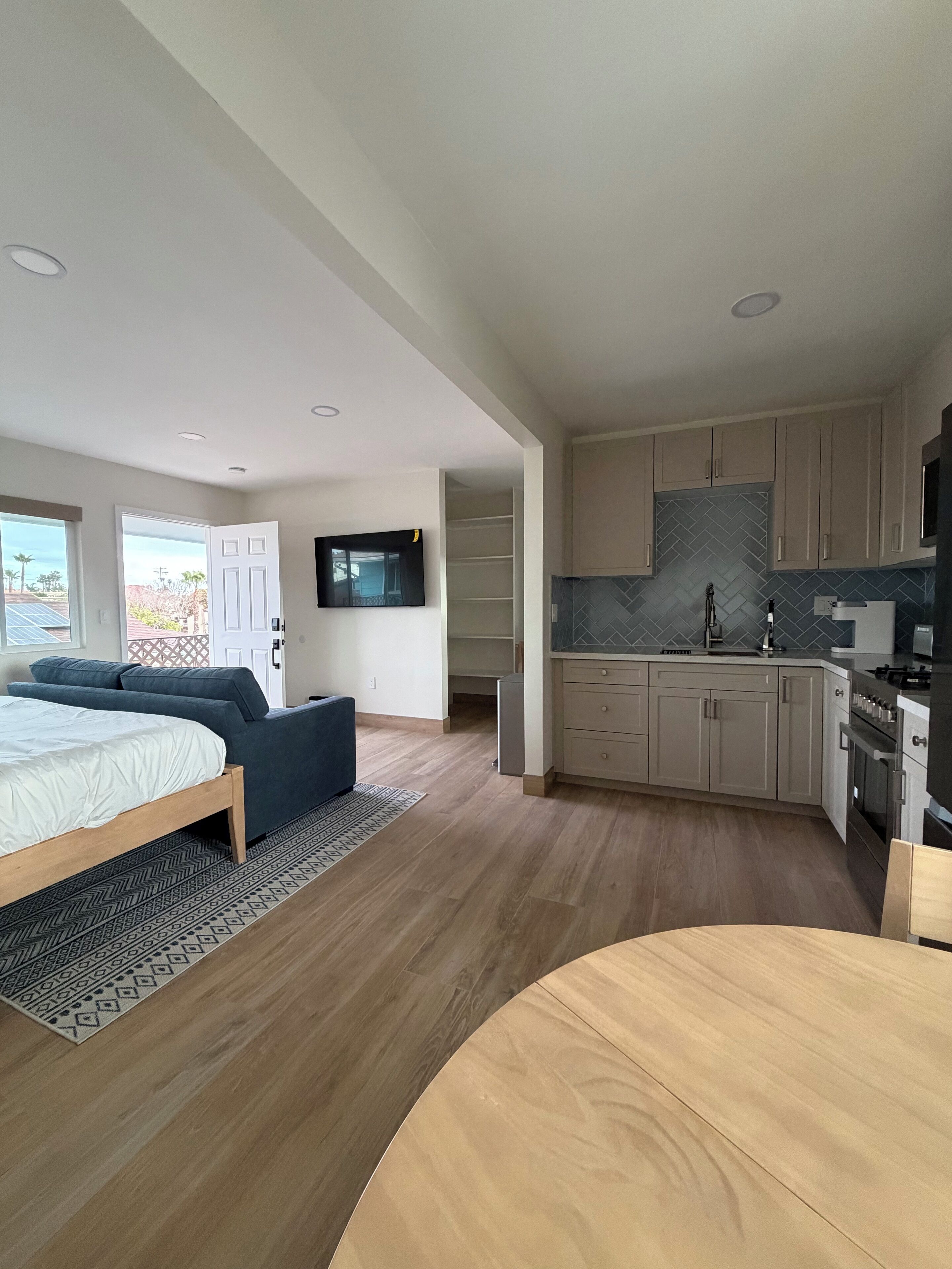 書桌、熨斗/熨衫板、可攜式嬰兒床、免費 Wi-Fi