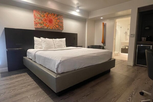 Deluxe Room, 1 King Bed, Non Smoking