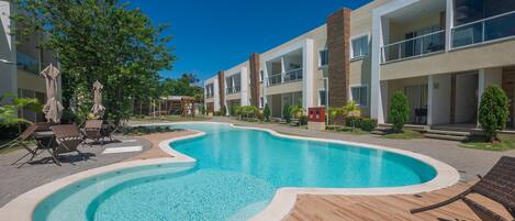 Basic Apartment | Pool