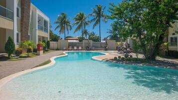 Eenvoudig appartement | Zwembad