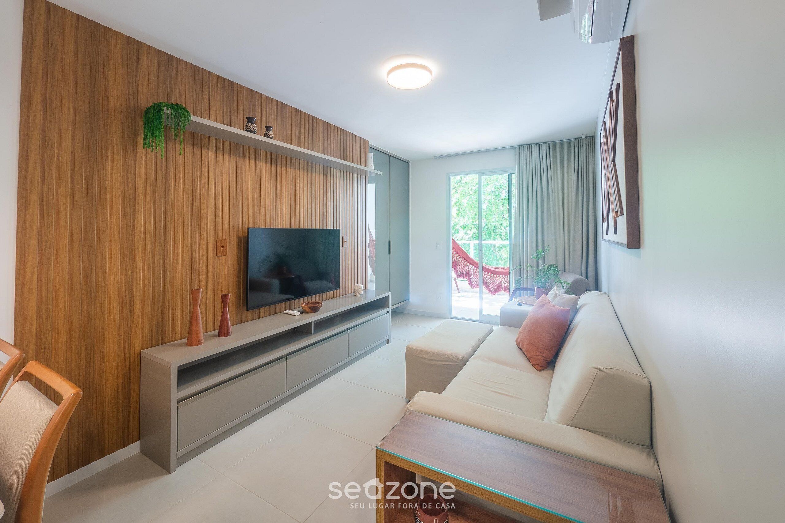 Basic Apartment | Living area