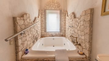 Superior Suite, Balcony, Mountain View | Bathroom | Free toiletries, hair dryer, towels, soap