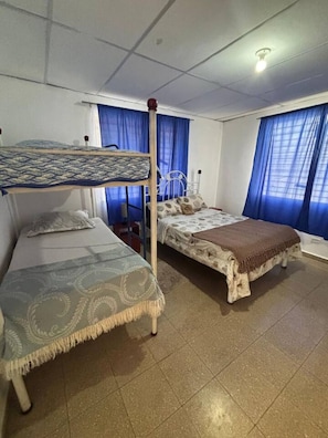 1 bedroom, WiFi, bed sheets - Boutique Cabana | Pool + Beach Escape (Nueva Gorgona)