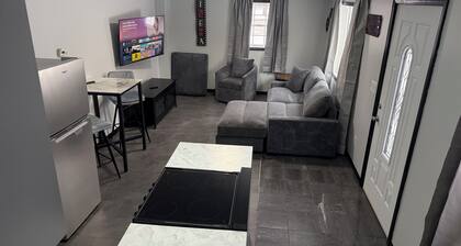 The Gray Getaway Cozy 1-bed apartment in Michigan City <7m to Lake Michigan