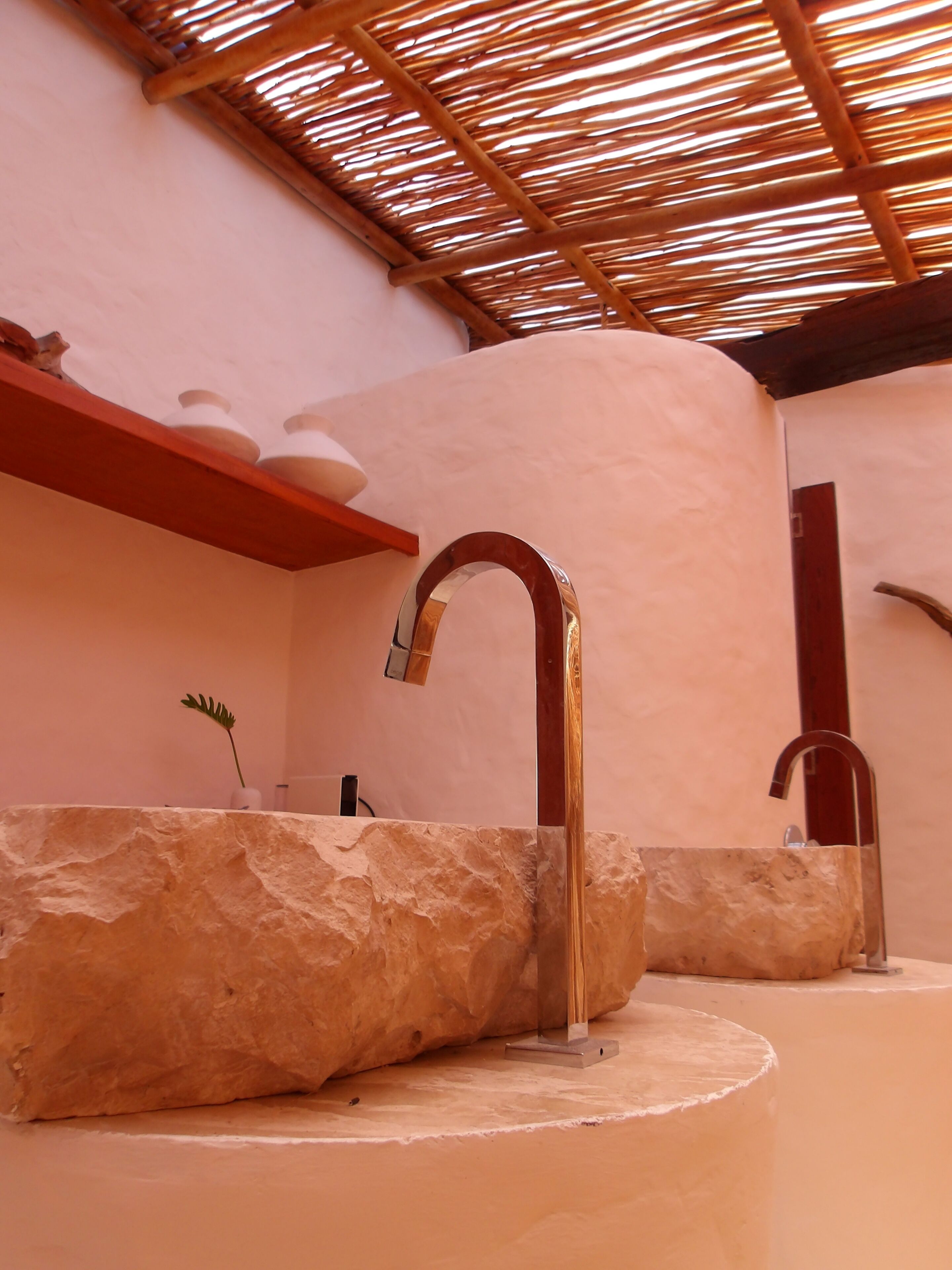 Deluxe Double Room, 1 Queen Bed | Bathroom