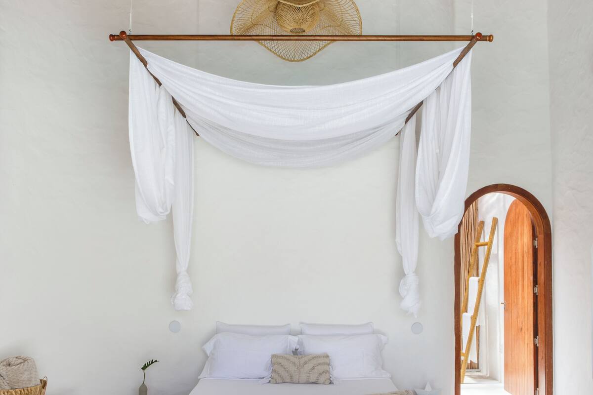 Habitación Deluxe doble, 1 cama de matrimonio | Ropa de cama de alta calidad, colchones viscoelásticos, minibar