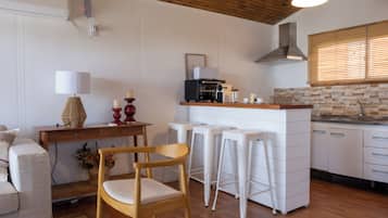 Mökki, näköala puutarhaan | Yksityinen keittiö