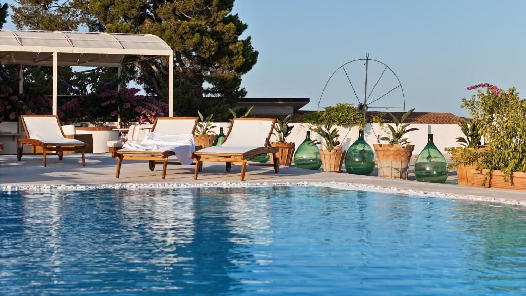 Piscine extérieure (ouverte en saison)