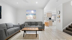 Smart TV - Sea Whisper - Lennox Head Village (Lennox Head)