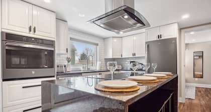 1 Bed/1 Bath Apt: Mins to Train, Trails, Downtown & Golfing