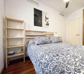 2 chambres, fer et planche à repasser, Wi-Fi, literie fournie