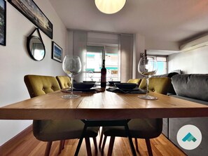 Dining - Centrally located urban apartment with terrace (Córdoba)