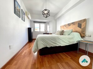 2 bedrooms, iron/ironing board, WiFi, bed sheets - Centrally located urban apartment with terrace (Córdoba)