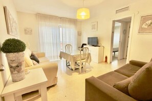 TV - Los Omeyas Apartment (Córdoba)