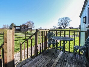 Outdoor dining - Shepherds Delight (Macclesfield)