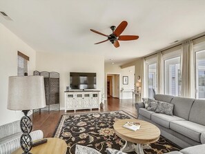 Smart TV - Modern 4BR House near Bethany Beach | Decks & Pool (Bethany Beach)