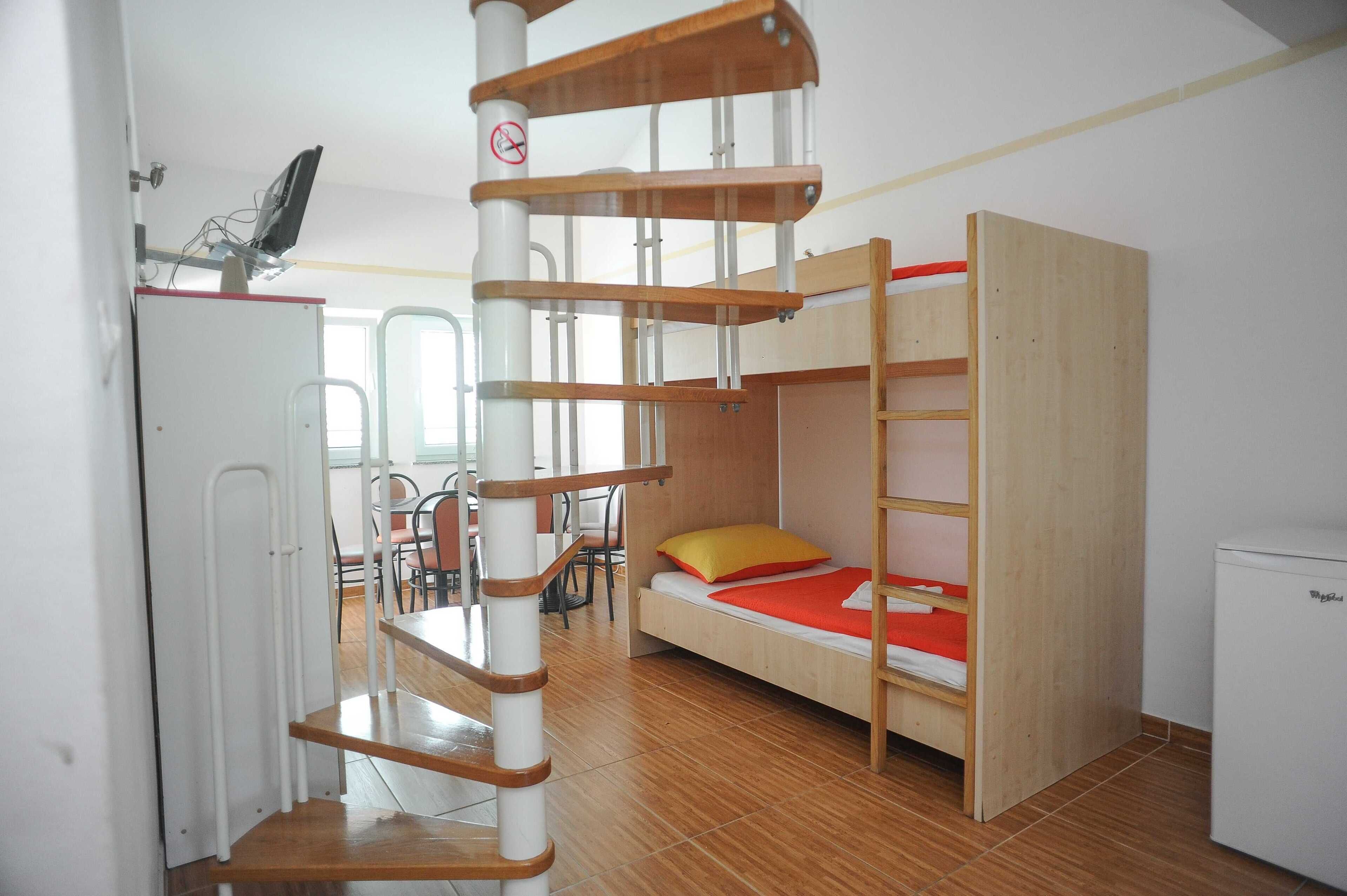 公寓 (Duplex Four Bedroom Apartment with Se)