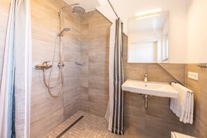 Appartamento, balcone | Bagno