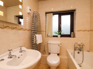 Cottage | Bathroom - Dilston House (Whitby)