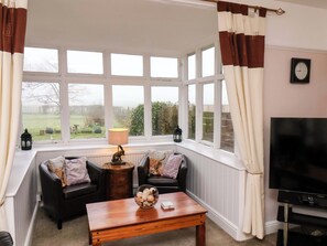 Cottage | Living area - Dilston House (Whitby)