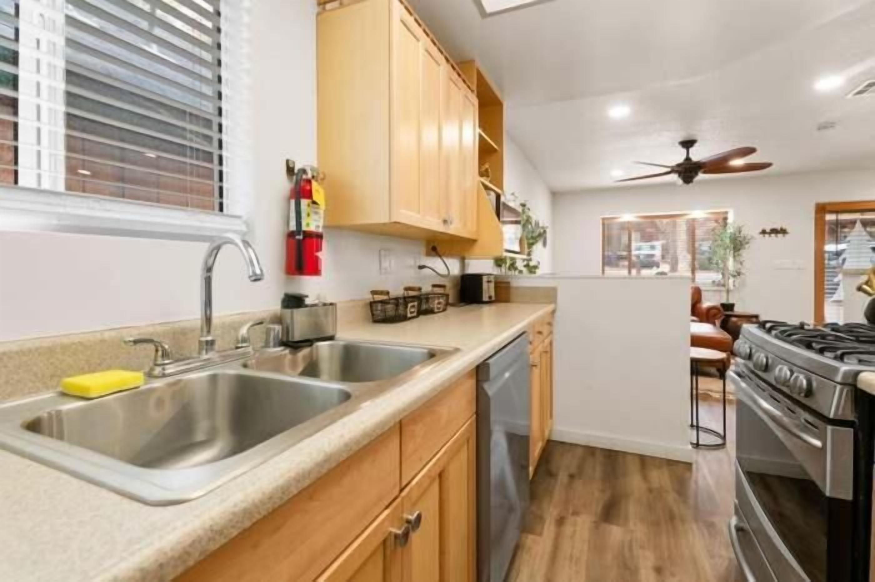 基本獨棟房屋, 庭院, 山景 | 私人廚房