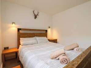 2 Schlafzimmer, individuell dekoriert, individuell eingerichtet