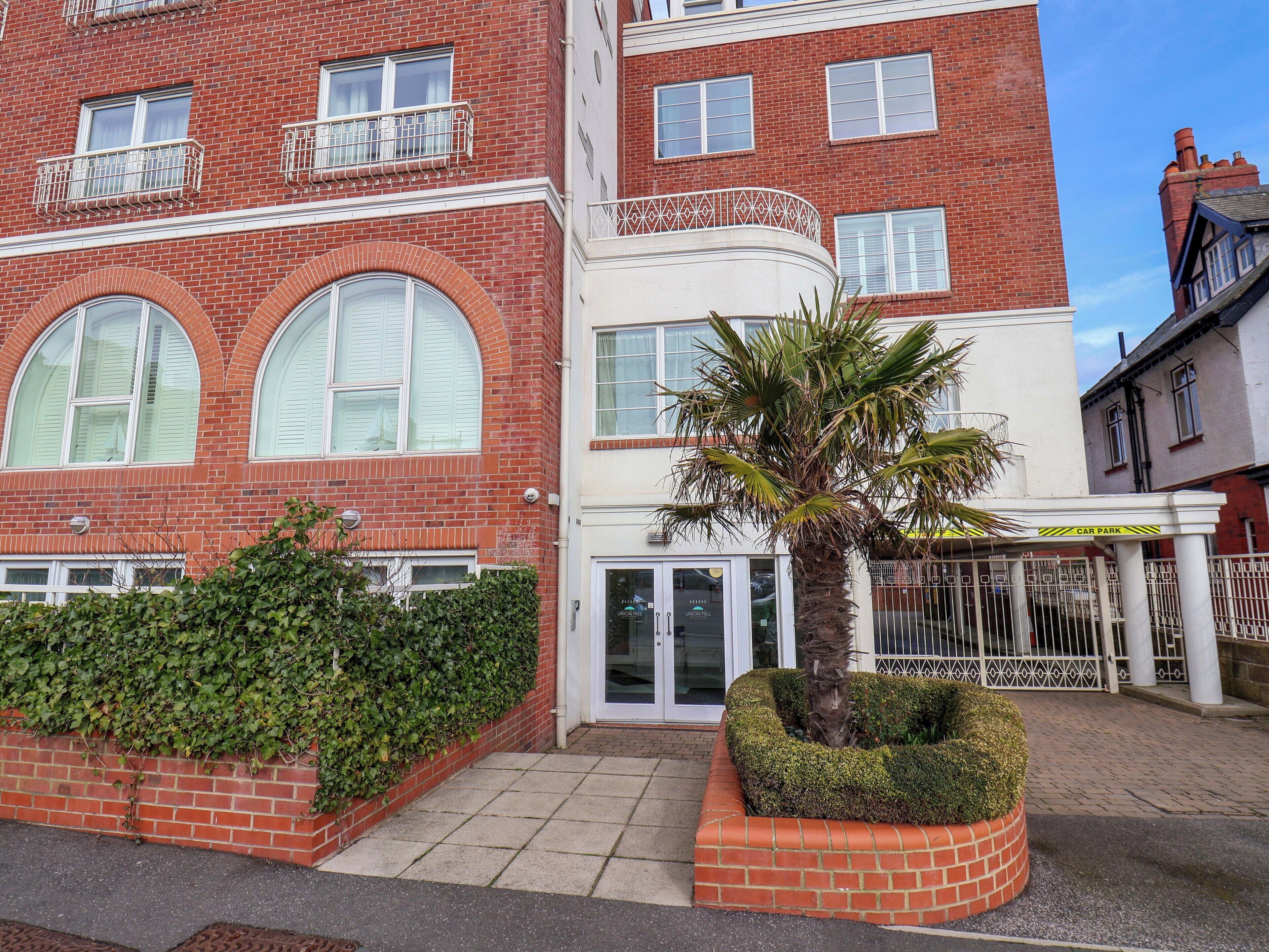 المنشأة من الخارج