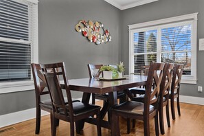 Dining - 07 Large Side by Side Homes Available, 3mi to Broadway (Nashville)