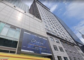 Exterior - Stylish 1BR Retreat at The Olivia w Rooftop Garden (New York)