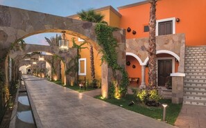 Property grounds - Luxury 2 Bedroom Villa in Vista Encantada, Cabo San Lucas (Cabo San Lucas)
