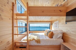 Luxury Cabin, Beachfront | Free WiFi - Direct Waterfront Cabin Sunset Views 2 (Fort Walton Beach)