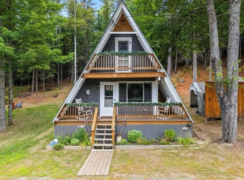 Sugarloaf A-Frame! 6 minutes to the access road.  Your private mountain retreat!