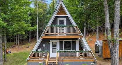 Sugarloaf A-Frame! 6 minutes to the access road. Your private mountain retreat!