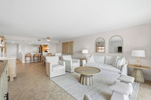 Smart TV - Newly Renovated 2BD/2BA beachfront condo in Fort Walton Beach on 1st Floor (Fort Walton Beach)