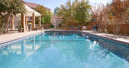 Suite with Pool + Hot Tub Access + Daily Breakfast