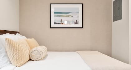 Honey Suite at The Hygge House